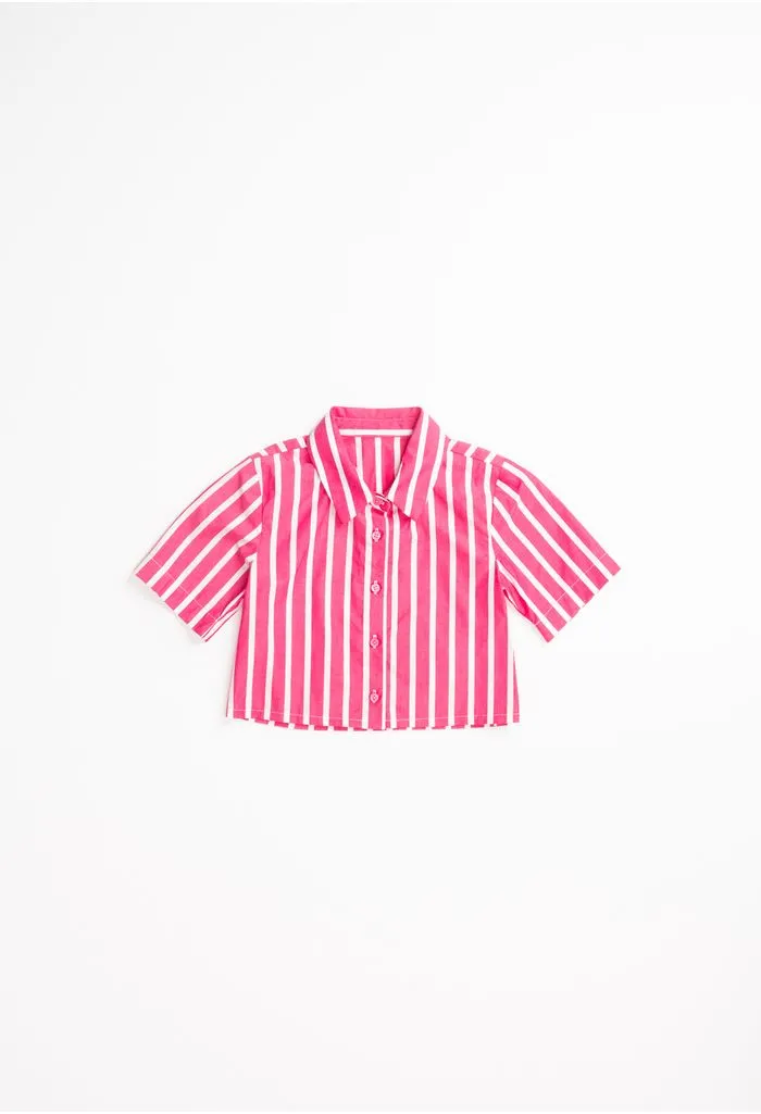 Blusa camisera crop manga corta