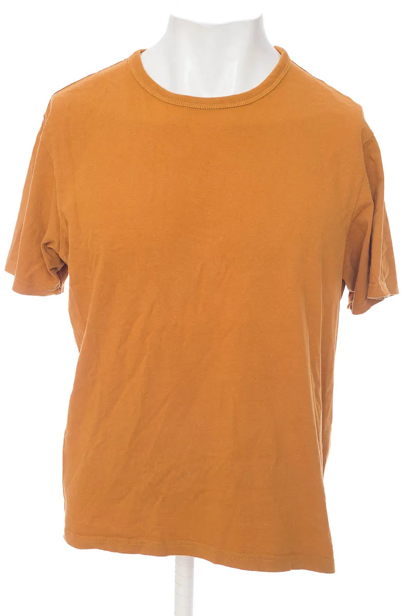 Camiseta color Mostaza - Pull &amp; Bear