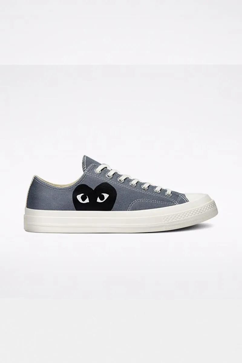 COMME DES GARÇONS PLAY CONVERSE CHUCK 70 X CDG PLAY HALF BLACK HEART MUJER GRIS