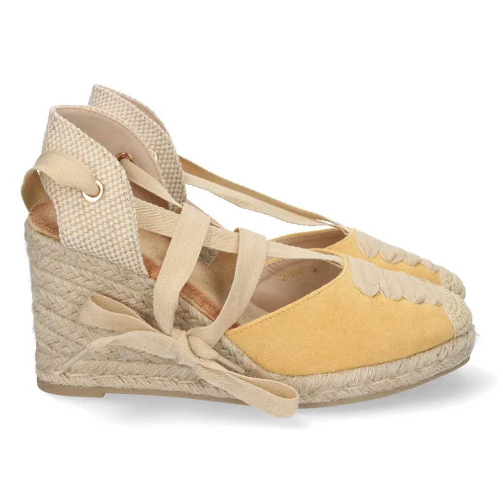 Sandalias de cuña, alpargatas de cuña, sandalias esparteras, sandalias tendencia verano 2023, descub